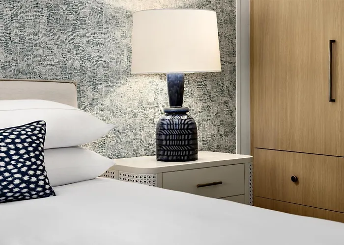 Hilton & 4*